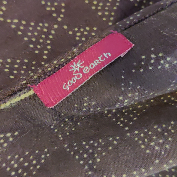 Good Earth brand 100% silk scarf. Chocolate colour. - Picture 3 of 3